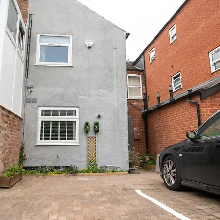 Pet Friendly Flat By The Castle Pass The Keys