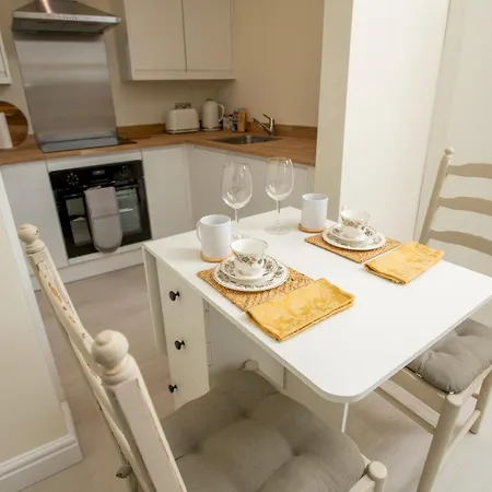 Apartment Pet Friendly Flat By The Castle Pass The Keys