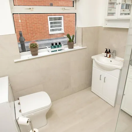 Pet Friendly Flat By The Castle Pass The Keys Apartment *
