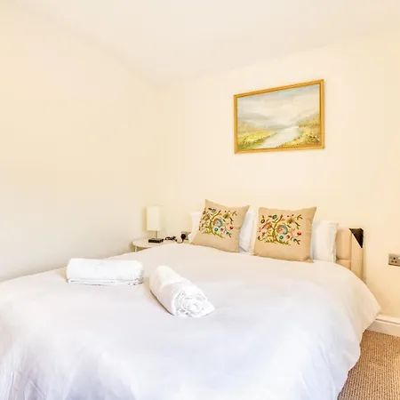 Apartment Pet Friendly Flat By The Castle Pass The Keys *