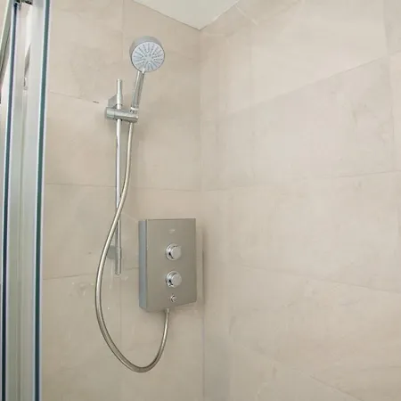 Pet Friendly Flat By The Castle Pass The Keys *