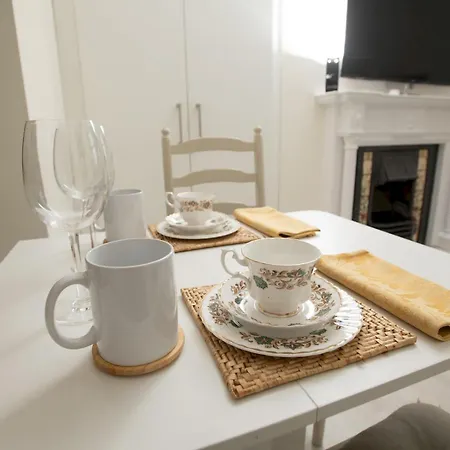 Apartment Pet Friendly Flat By The Castle Pass The Keys