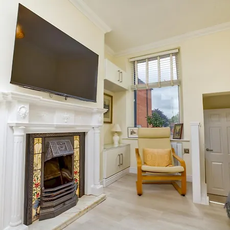Pet Friendly Flat By The Castle Pass The Keys