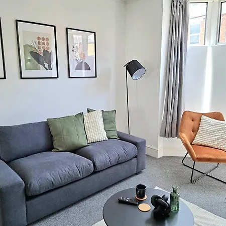 Nyaraló Beautiful, Modern Bright House With Parking, Fast Wifi, Sleeps 5
