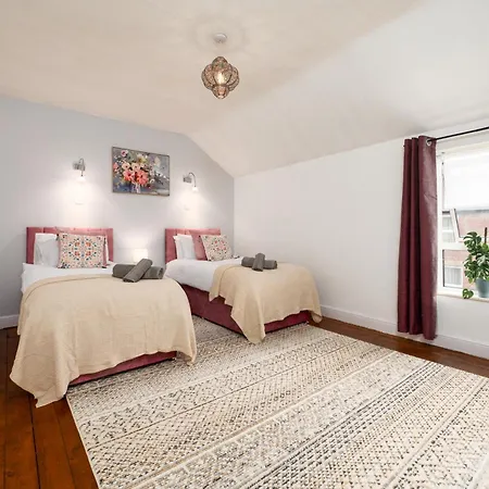 Gorgeous In Heart Of Historic Holiday home