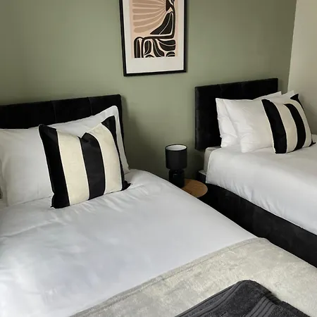 Beautiful In - Private Parking Holiday home