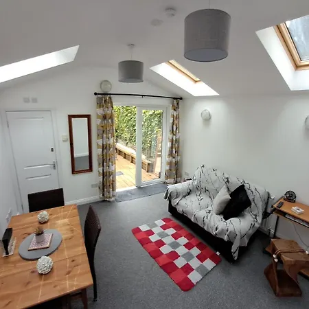 Charming Family & Pet-friendly Lincoln