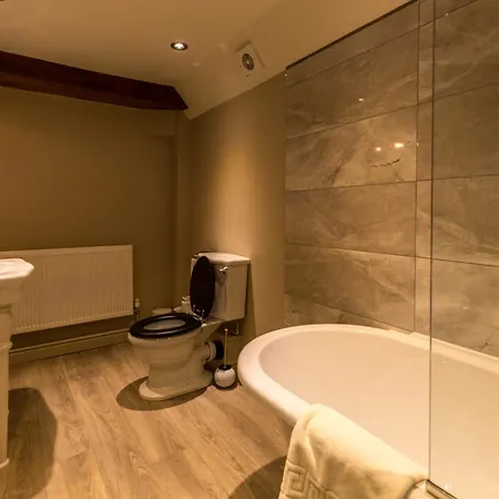Hall Hotel 4*