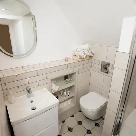 Characterful Flat By Castle Pass The Keys Apartment *