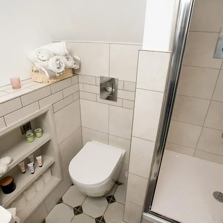 Characterful Flat By Castle Pass The Keys
