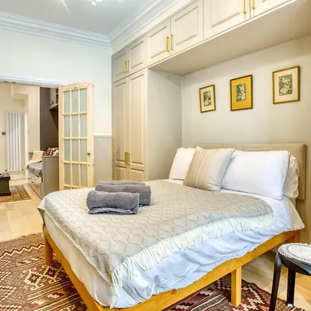 Characterful Flat By Castle Pass The Keys Apartment *
