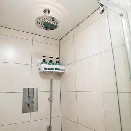 Characterful Flat By Castle Pass The Keys *