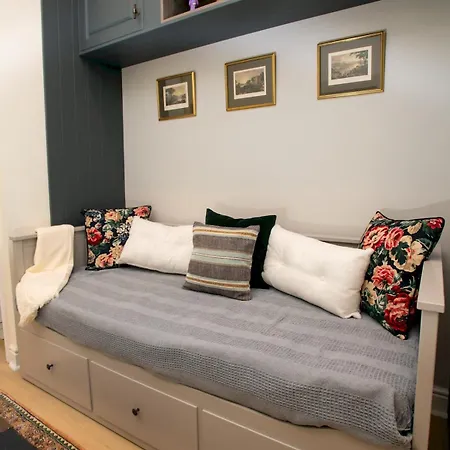 Characterful Flat By Castle Pass The Keys *