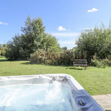 Holiday home Jemima *