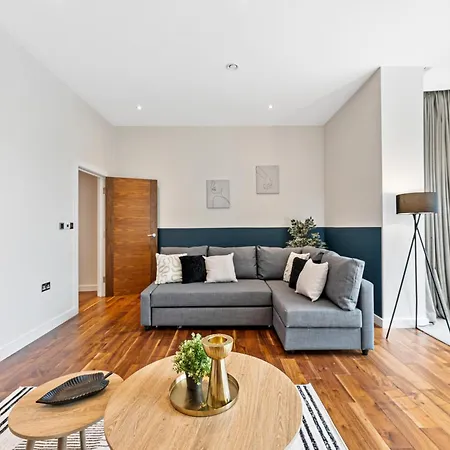 Designer In - Sleeps 6 Apartment Lincoln