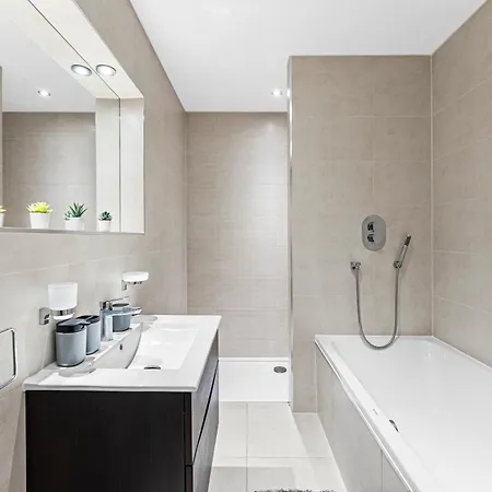 Apartment Designer In - Sleeps 6 Lincoln