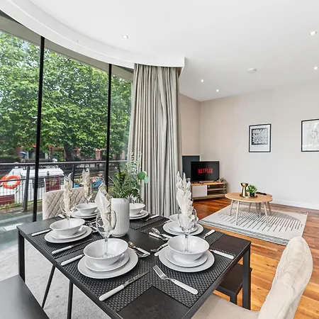 Apartment Designer In - Sleeps 6 Lincoln