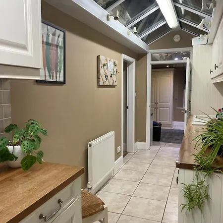 Wayside , 3 Bed , 2 Bath Charming House Close To Дом отдыха *