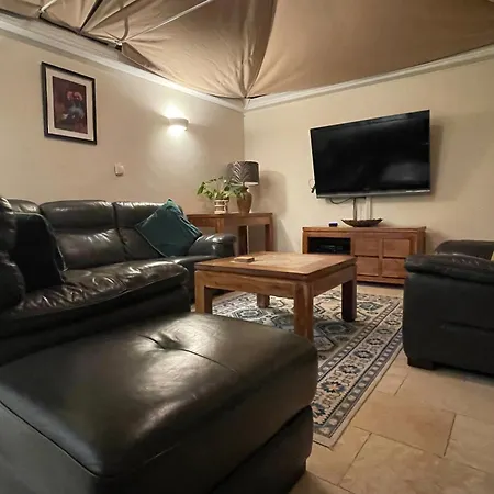 Wayside , 3 Bed , 2 Bath Charming House Close To Lincoln * Lincoln