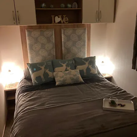 Holiday home Luxury Pet Friendly Hot Tub Breaks At Tattershall