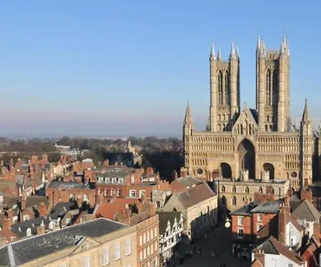 Holiday home Luxury 3 Bed Modern House, Sleeps 5, Centre, Includes Parking Lincoln