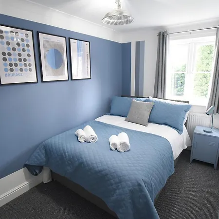 Holiday home Luxury 3 Bed Modern House, Sleeps 5, Centre, Includes Parking