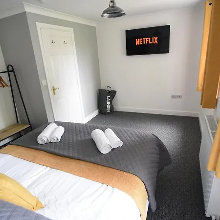 Luxury 3 Bed Modern House, Sleeps 5, Centre, Includes Parking Lincoln