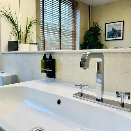Charlotte House Hotel 3*