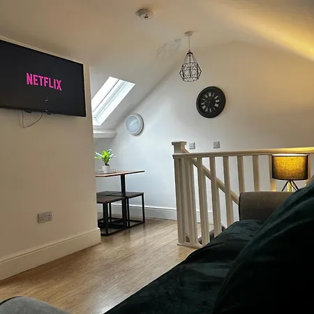 Apartment Centre *