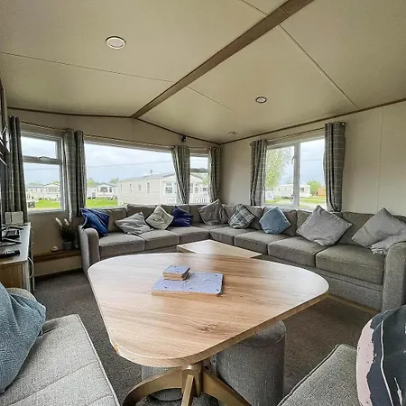 Caravansleeps6-hottub-garden-waterwonderland Holiday home *