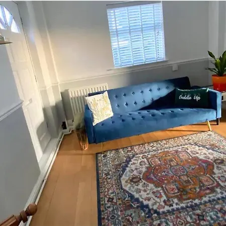 Apartment 7nights Savings L Modern 2-bed Flat By Broad Meadow L Sleeps 4 L 3 Beds L Couples, Families, Students L Short Lets L L Free Wi-fi & Parking Lincoln