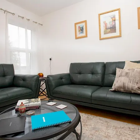 Pass The Keys Cathedral Views Luxury Living Historic Apartment Lincoln