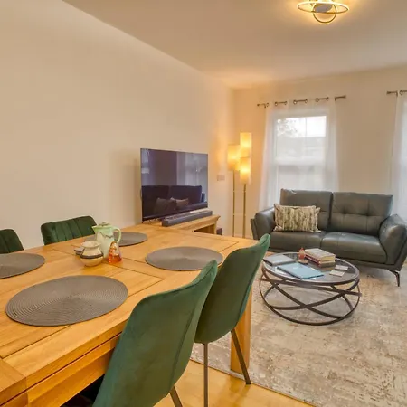 Pass The Keys Cathedral Views Luxury Living Historic Apartment