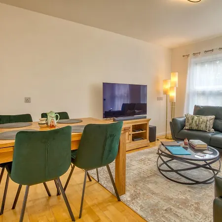 Pass The Keys Cathedral Views Luxury Living Historic Apartment