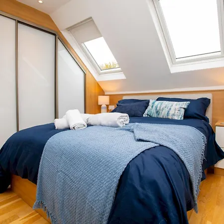 Pass The Keys Cathedral Views Luxury Living Historic Apartment *