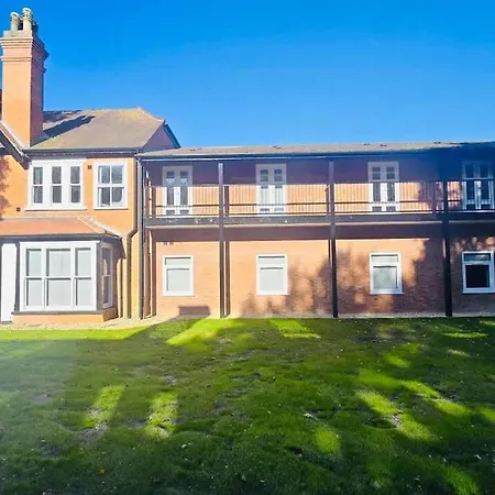 Eastwood No5 Woodhall Apartment