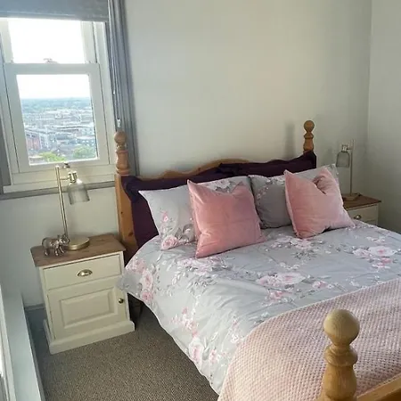 Apartment Castle Mount