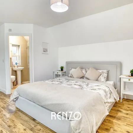 Apartment Incredible And Charming 4-bed In By Renzo, Free Parking, Close To Hospital! *