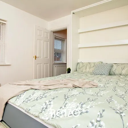 Apartment Incredible And Charming 4-bed In By Renzo, Free Parking, Close To Hospital! Lincoln