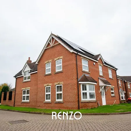 Incredible And Charming 4-bed In By Renzo, Free Parking, Close To Hospital! Apartment *