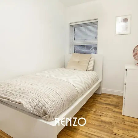 Apartment Incredible And Charming 4-bed In By Renzo, Free Parking, Close To Hospital! *