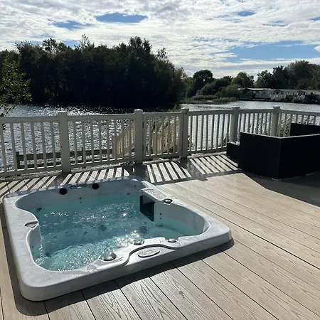 Holiday park Tattershall Lakes Mini Breaks - Fishing Two *