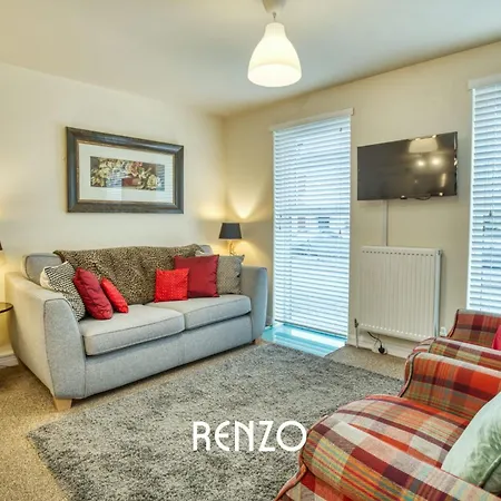 Cosy And Beautiful 2-bed In By Renzo, Free Parking, Close To Centre