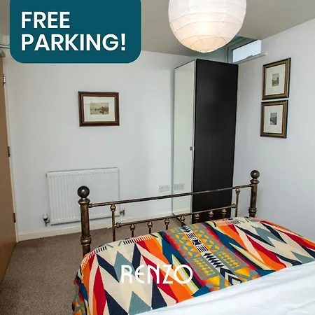 Apartment Cosy And Beautiful 2-bed In By Renzo, Free Parking, Close To Centre *