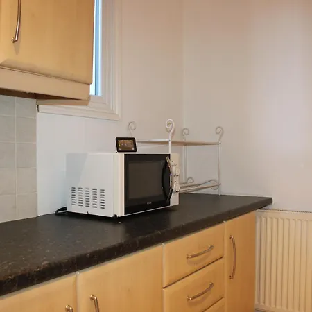 Tennyson Street Central- Spacious 5 Bedroom House, Perfect For Short & Long #business #leisure #contractors #relocators *