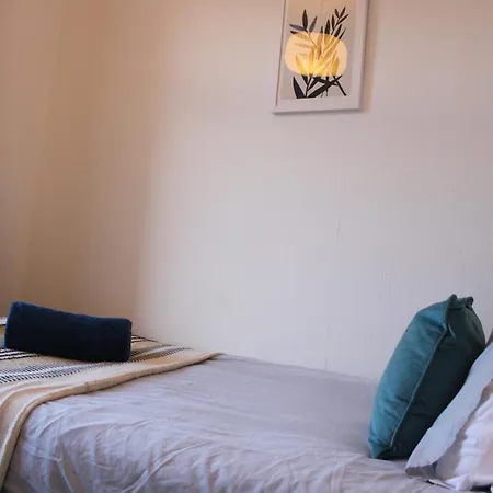Tennyson Street Central- Spacious 5 Bedroom House, Perfect For Short & Long #business #leisure #contractors #relocators Apartment *