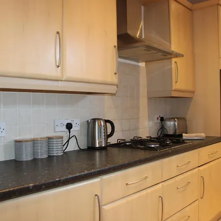 Tennyson Street Central- Spacious 5 Bedroom House, Perfect For Short & Long #business #leisure #contractors #relocators *
