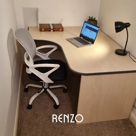 Apartment Cosy And Beautiful 2-bed In By Renzo, Free Parking, Close To Centre *