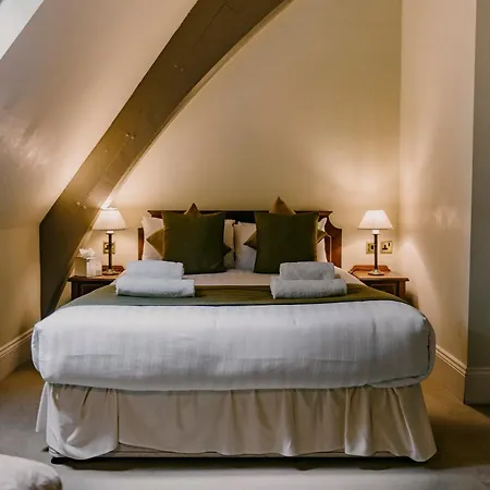 The Old Palace 3*