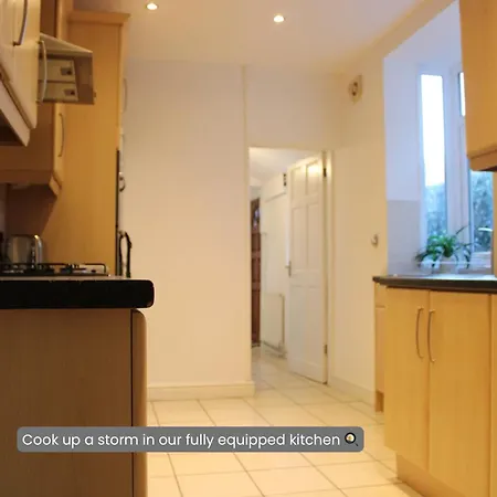 Tennyson Street Central- Spacious 5 Bedroom House, Perfect For Short & Long #business #leisure #contractors #relocators